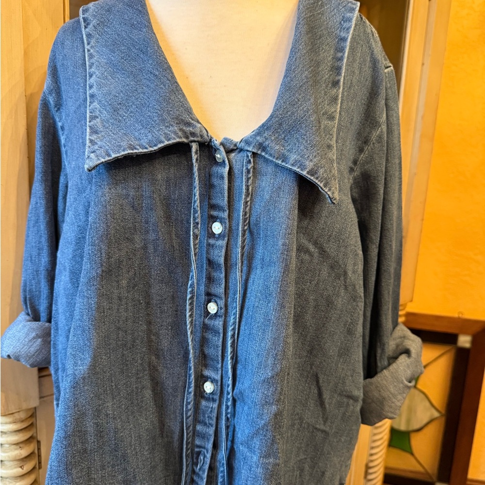 Old Navy Jean Button-Up Shirt Large